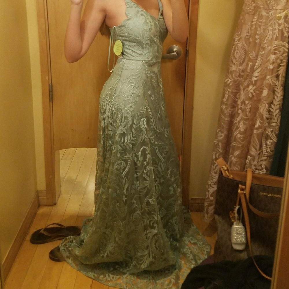 MINT PROM DRESS SIZE 5